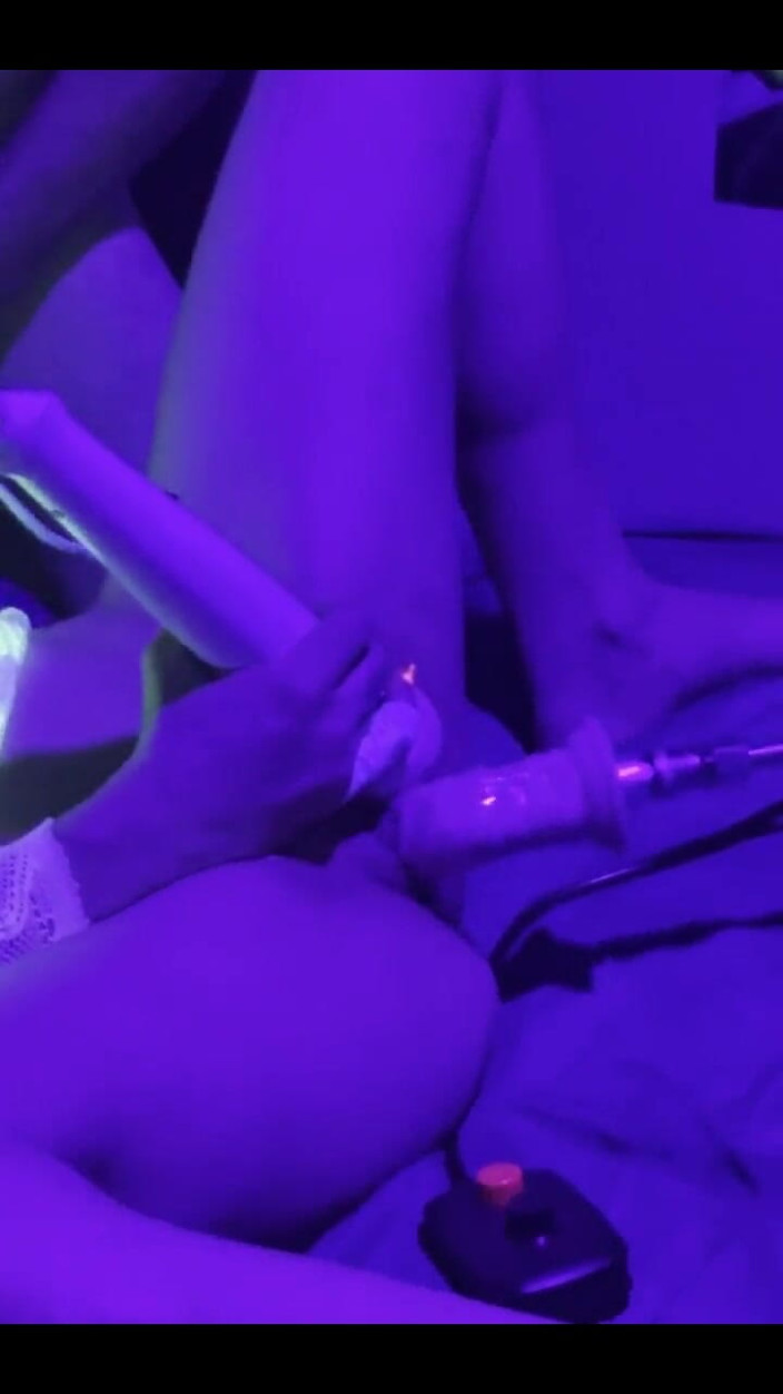 Zoey Portland: Sexy Blonde Plays Dirty After Hours at the Clib