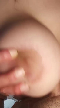 나는 루리타 스타와 그녀의 거대한 가슴을 박았고, 얼굴에 엄청난 정액을 칠했다.