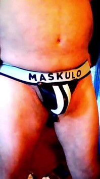 Bear Jerks on Webcam with Maskulo Jock on