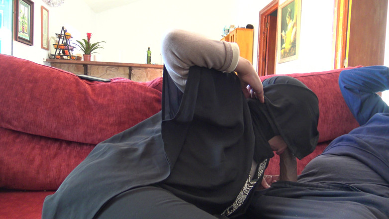 Souzan Halabi: Libanesisk cuckold fru bjuder in afrikansk man med stor svart...
