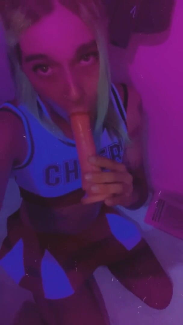 CarmenMelatonin: La sexy ragazza cheerleader party