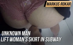 Onbekende man lift vrouw rok in metro en wrijft zijn grote lul op haar kont