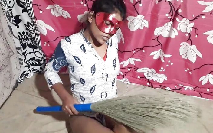 Indian XXX Reality: Chica india del pueblo dedeándose y follando