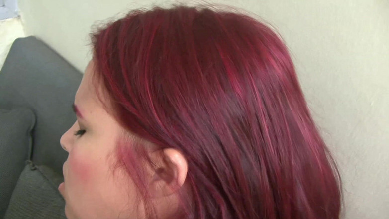 Quente club: 장난꾸러기 브라질 사람이 큰 검은 자지를 빨아주는 것을 좋아한다