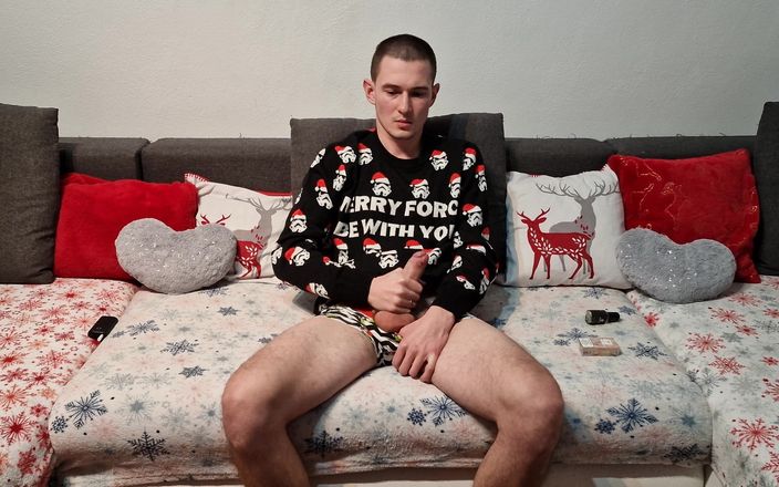 Fap_man93: Travieso joven y cachondo papá masturba su gran polla peluda...
