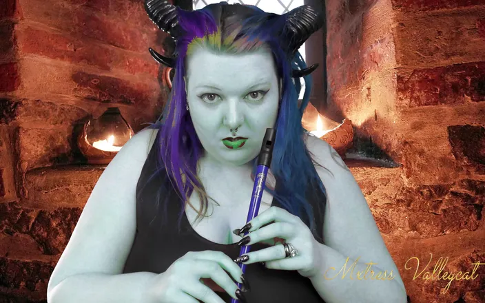 Mxtress Valleycat: Demon bard makes you their worshipper