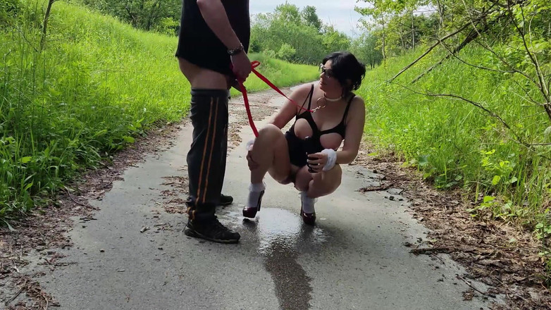 Toilet Mommy: Professor, depois das aulas, eu sou seu mictório portátil !!