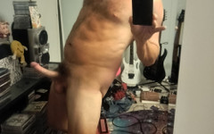 ShirtlessGuy666: Chlap bez košile si hladí sedm palcové péro