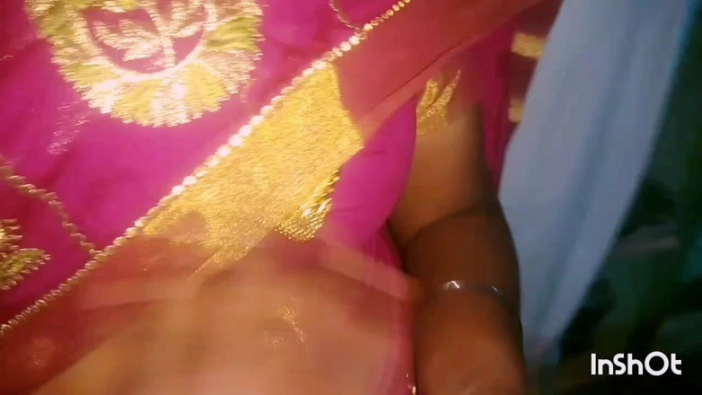 Desi Sathiya: 큰 엉덩이 타밀 Saree 주부 마을에서 섹스