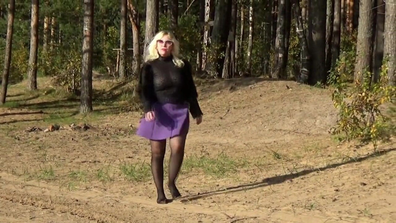 Nylon-Heels: Secretary in nature