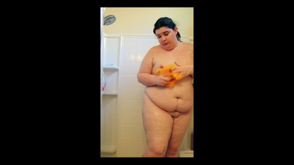 MadameMorganXXX: Komm und hol's mit mir! Ich werde deinen rücken waschen,...