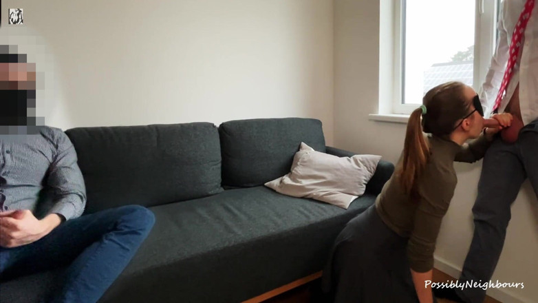 Neighbours Girl: Moglie scopa il suo capo e il marito per più...