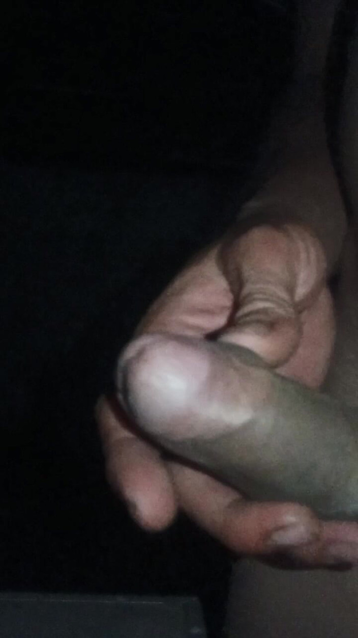 AdmHell: Zimne noce świetnie nadają się do szarpania wielkiego kutasa