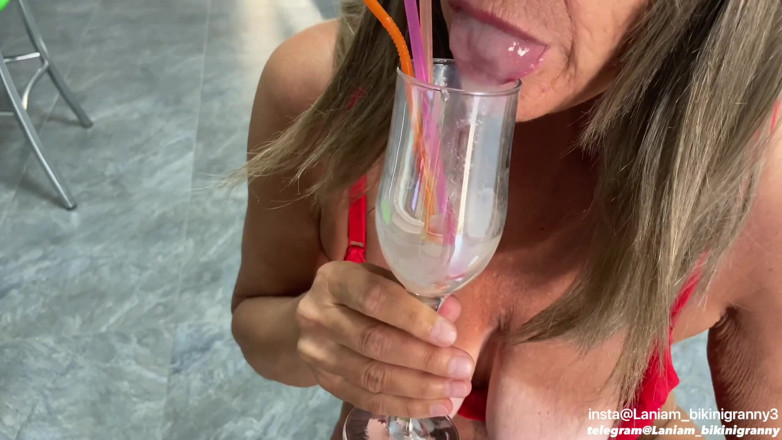 Ladyloveyoung60: Mama vitregă înghite bukkake de 4 zile, fetiș cu încărcare lungă