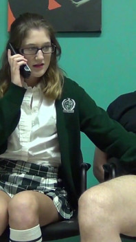 Bossy College Girls yang menampilkan Awek Jerky