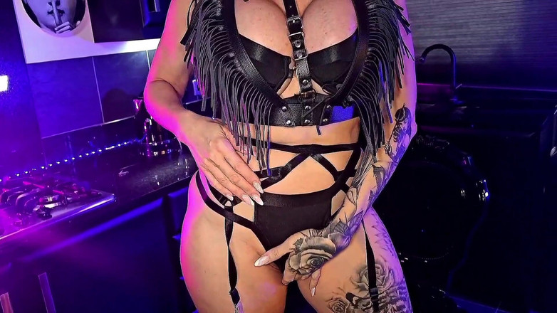 Shadow Dimitri: Tania Amazon, Gölge Dimitri'nin büyük zenci yarağıyla gavatla alay ediyor