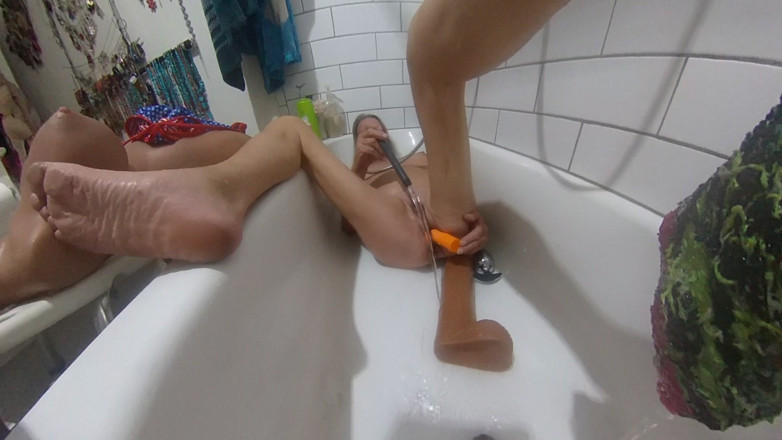 Lizzy Yum: Lizzyyum sd ağustos 2026 banyo mastürbasyonu