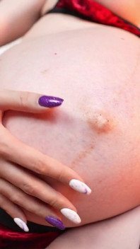 ¡Ptm! Embarazada de 9 meses y follando con consolador