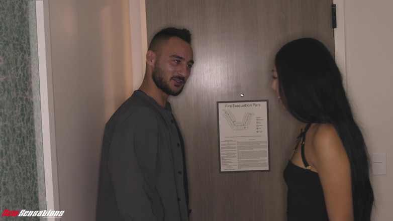 HotwifeXXX: Żonaty Bianca Bangs dostaje starego przyjaciela