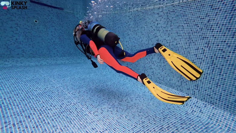 UKCuteGirl Lucy Lauren: Scuba Instructor Diver Training POV Pussy Fuck Seduction