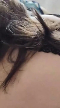 Kleine camie gebruikt mijn enorme lading sperma als glijmiddel om met haar dildo te spelen