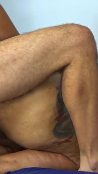 Anale- alla ragazza sposata grassa piace da dietro