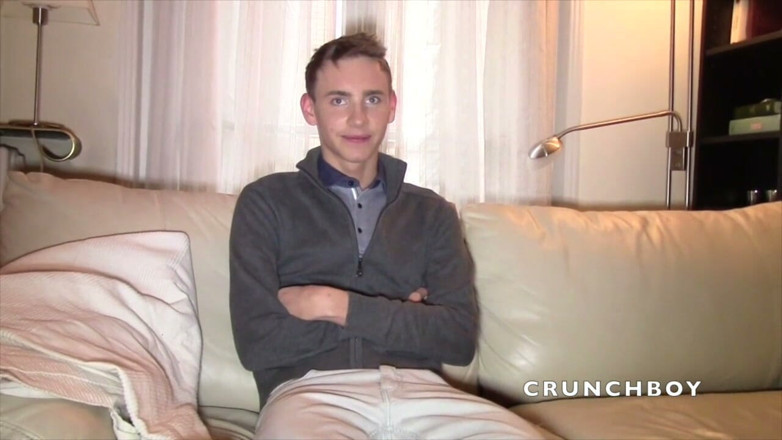 Gaybareback: Twink di 18 anni scopata crudo da Tim Cosla