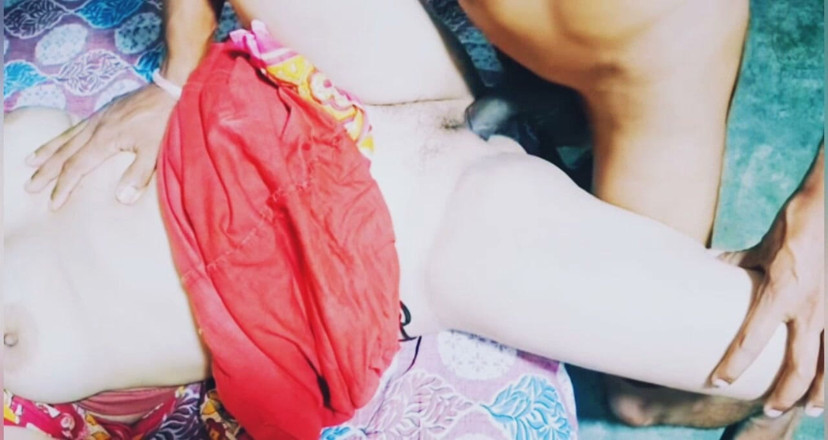 Teensex: Düzgün vücutlu sarışın orta yaşlı seksi kadın Chris Young'a nasıl...