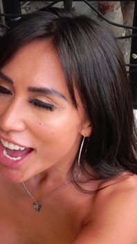 和jenna larose的泳池边诱惑