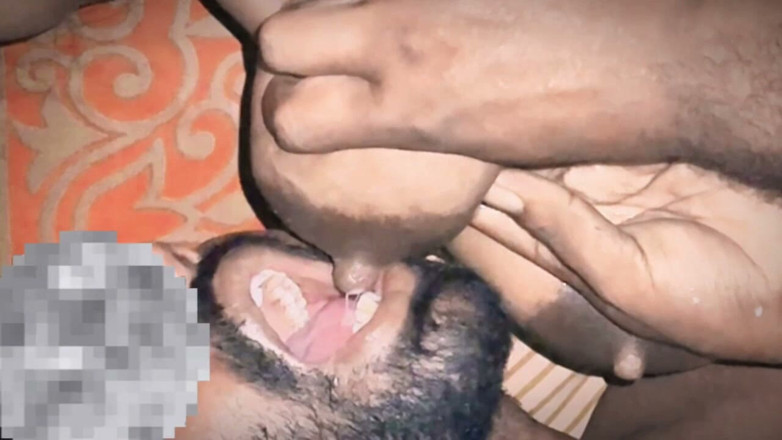HOT_RUHI002: Desi zia grandi tette mungitura seno