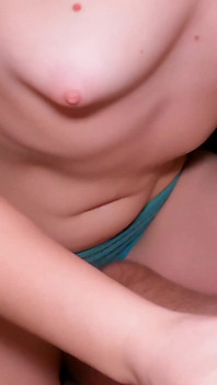Saya belajar cara memberikan abang tiri saya blowjob!