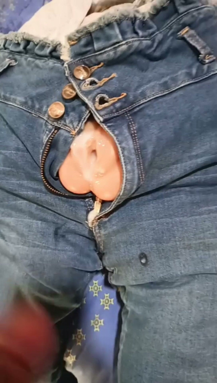 Tommhot: Sexpuppe mit einer muschi und der hose meiner stiefschwester