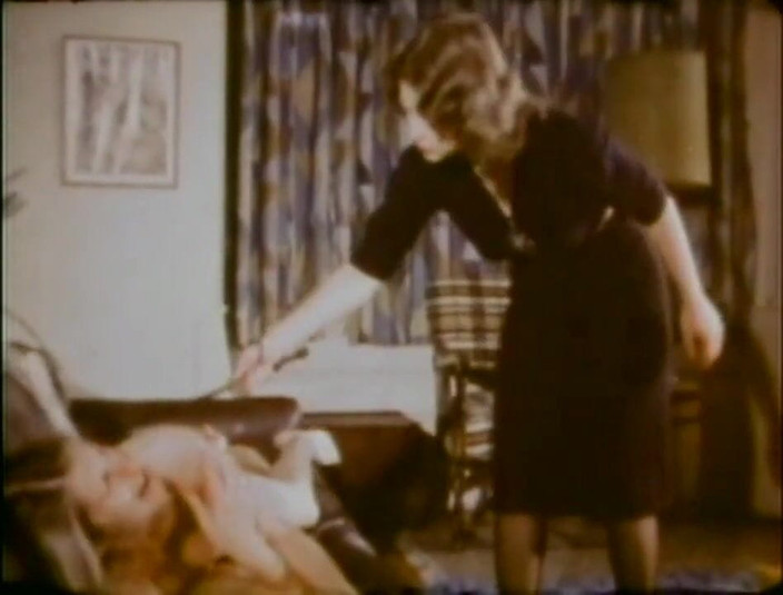 Vintage megastore: Lesbian toket besar menjilati memek retro