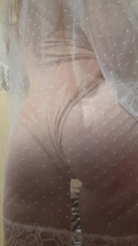 Elza Kom Ass Worship