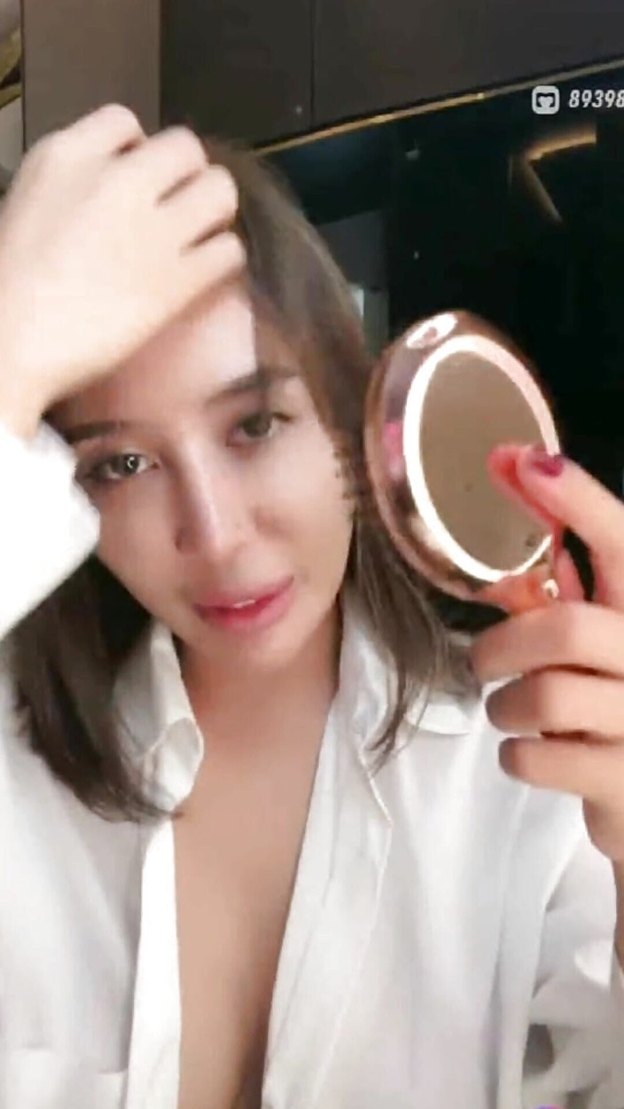 Indoseblay: 그것은 더 아름답고 더 성가신 보이는 이후 오랜 시간이되었습니다