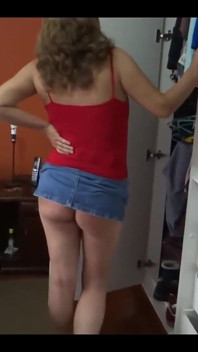 Beautiful Sister-in-law Shows off While I Jerk off in Front of Her, She Loves to Show off