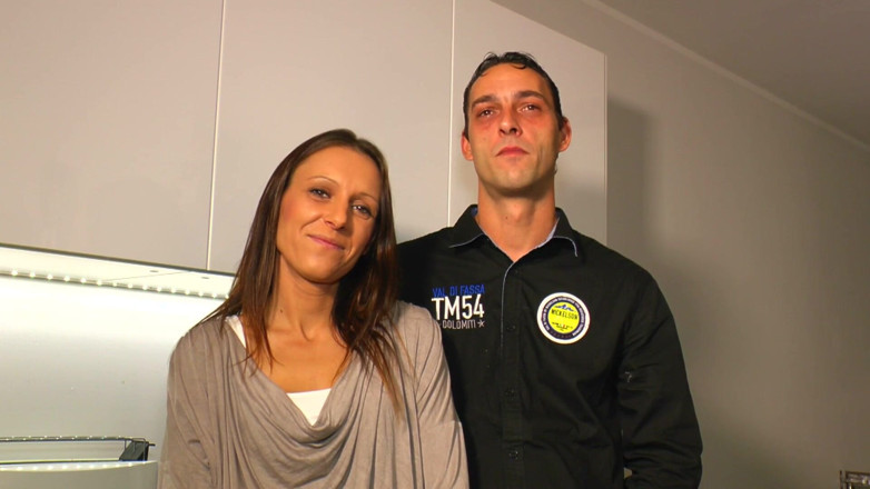 German amateur - 100% German hardcore videos: Hubená brunetka šuká ve swingers akci