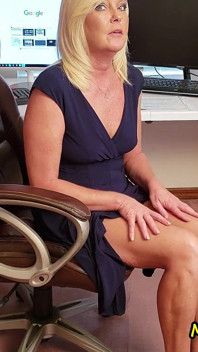 Escarpins, collants et pieds fatigués