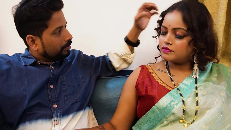 Queen star Desi: Una pareja india y su primera noche en un resort,...
