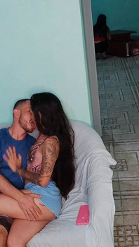 Penghinaan Dalam Keluarga Tiri::Kawan Baik Melintasi Garisan