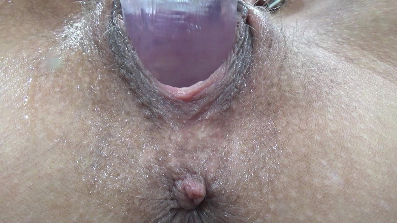 AnnaBUST: Дуже крупним планом волога волохата піхва з