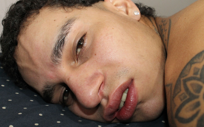 Latino boys porn: Cato Albus ngocok kontol