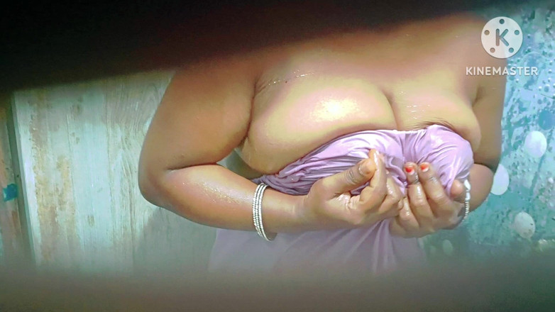 Sweethoneybgl: Huge Boobs Girl Bathing and Seducing Her Step Brother When...