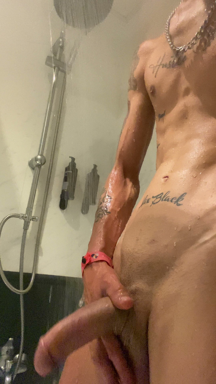 AlexxBlackk: Душ і солома в готелі