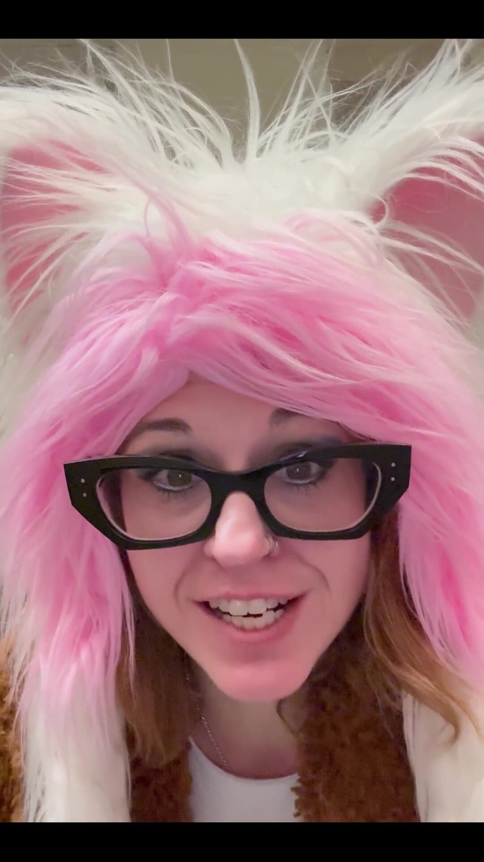 Suzy Wylde: Na letišti se chystáme na další anální trénink