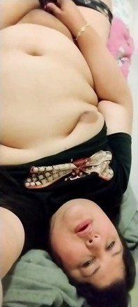 Urmărește-mă Bridivine, masturbându-mă până când ejaculez peste vibratorul meu