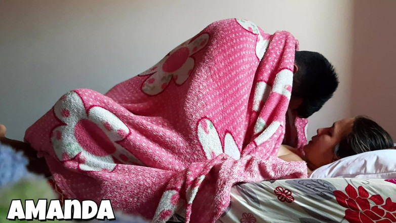 Nala: Pornografi amatir dengan wanita Latina yang panas
