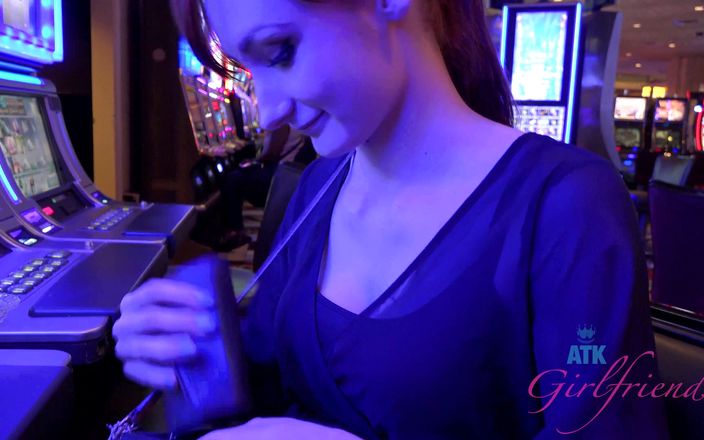 ATK Girlfriends: Vacances virtuelles à Las Vegas avec Violet Monroe 1/2