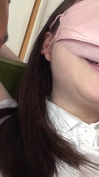 만족할 줄 모르는 섹스 드라이브를 가진 젊은 마누라 - 수줍은 불륜이 그녀의 절정을 거듭 떠난다 - Act1
