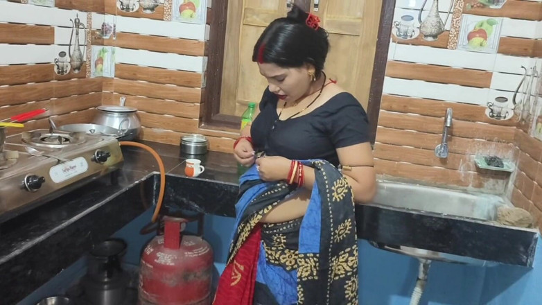 Sona bhabhi: Gorąca indyjska milf pokojówka żona uwodzi i jebanie ciężko, desi sex...